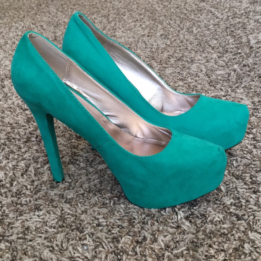 SOLD!! NWOTB Charlotte Russe | Teal Platform Heels